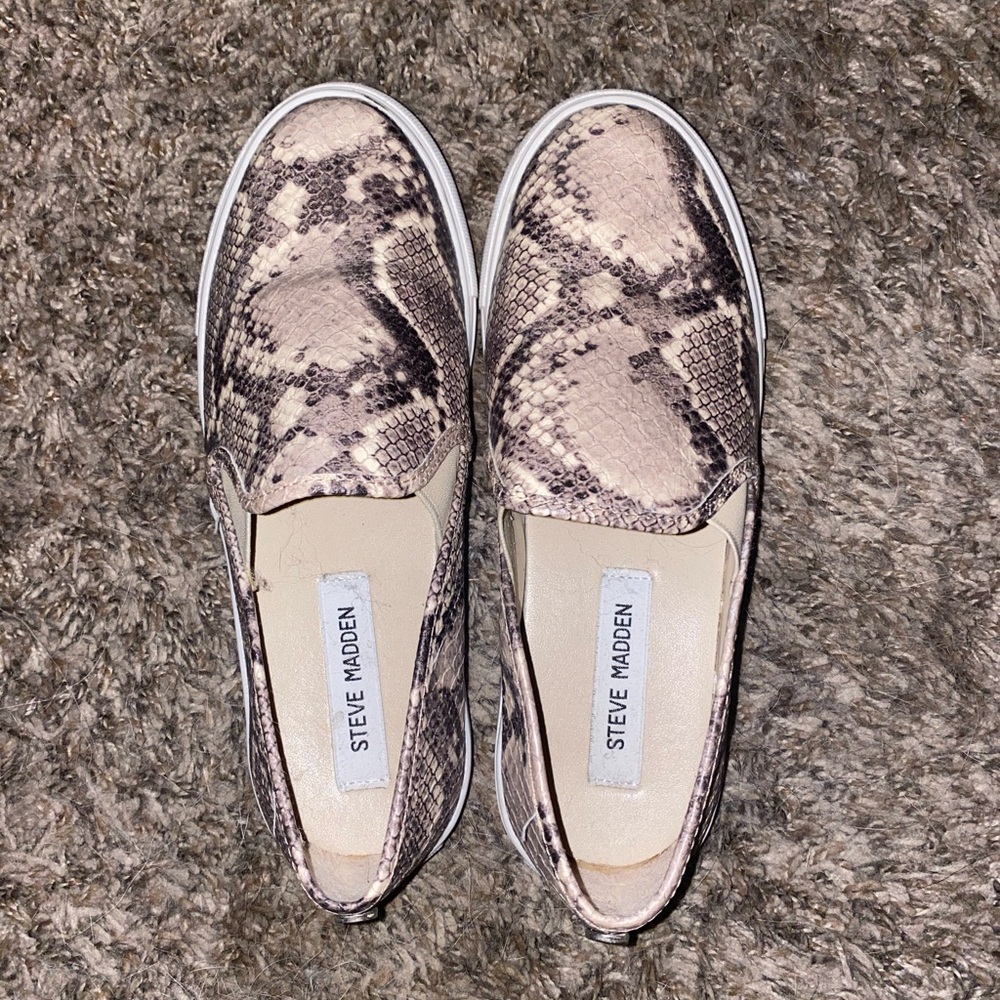 Steve Madden slip on